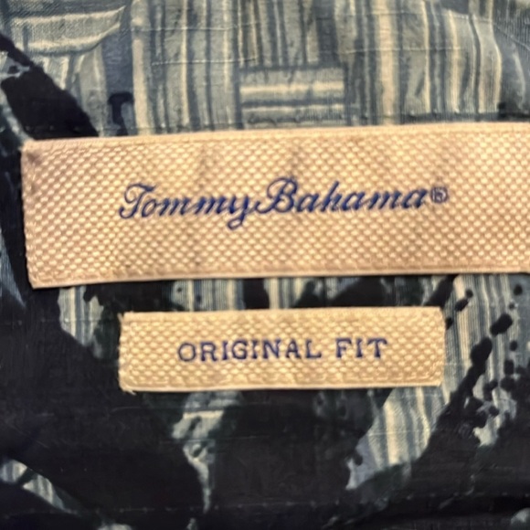 Tommy Bahama Original Fit Green Floral Palm Silk Shirt  Size M - Picture 2 of 9